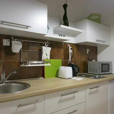 The Riverside - Downtown Apartment *